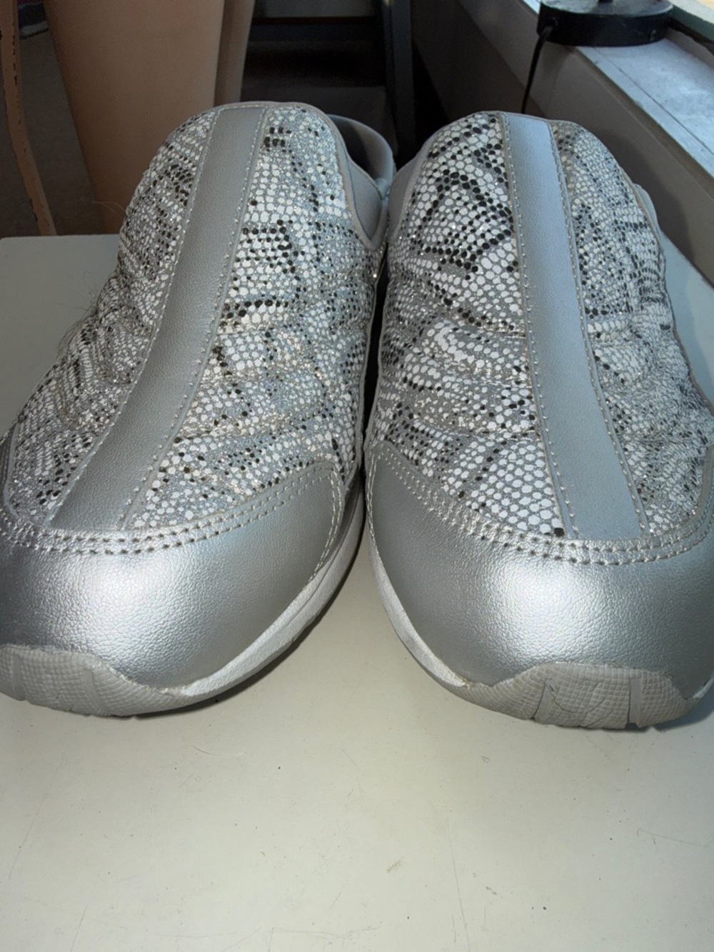 Easy Spirit Metallic Silver Slip-On - Picture 6 of 8